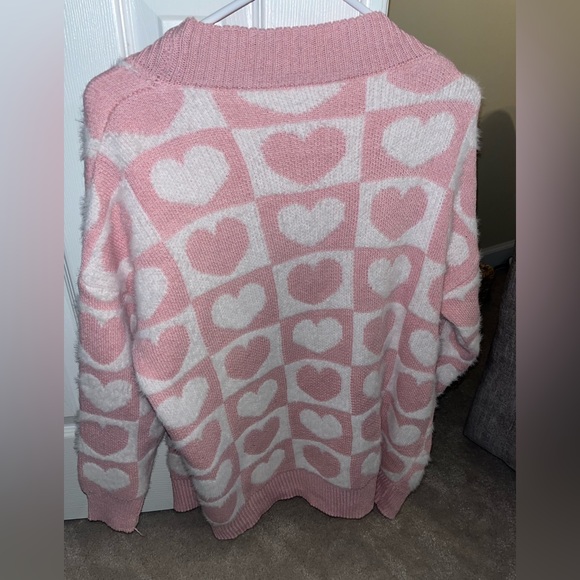 long and fuzzy heart pink cardigan - Picture 2 of 3